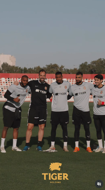 الفرسان يؤدون تدريبهم الأخير بدبي قبل المغادرة للدوحة